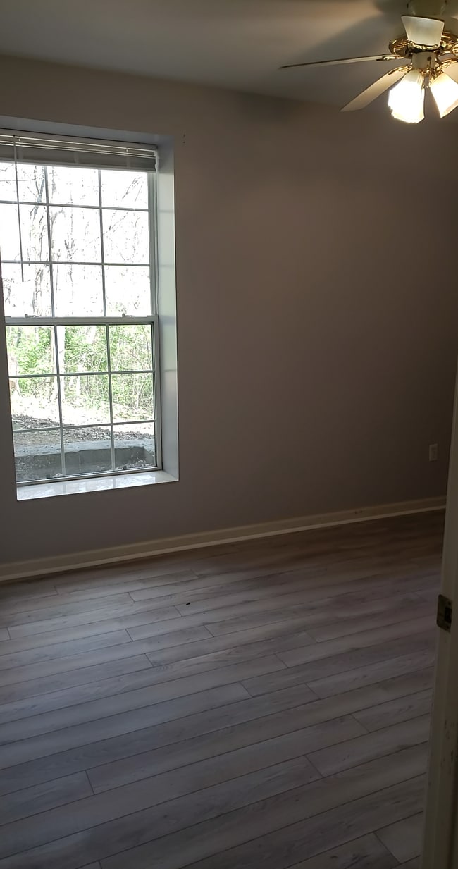 Building Photo - Westwood Duplex