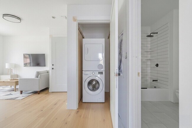 Building Photo - 1035 Commonwealth Ave