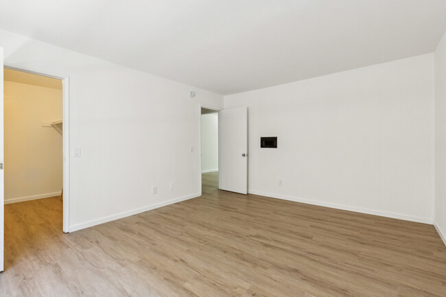 Building Photo - 8800 Cedros Ave