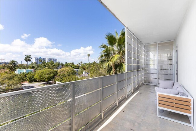 Building Photo - 1700 Meridian Ave