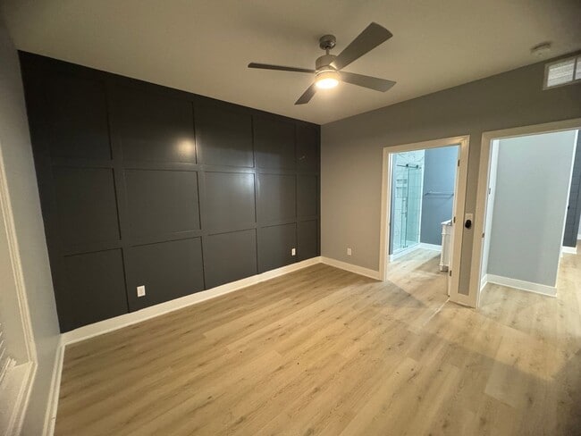 Building Photo - 2 Bedroom 2 bath Townhome in East Moline