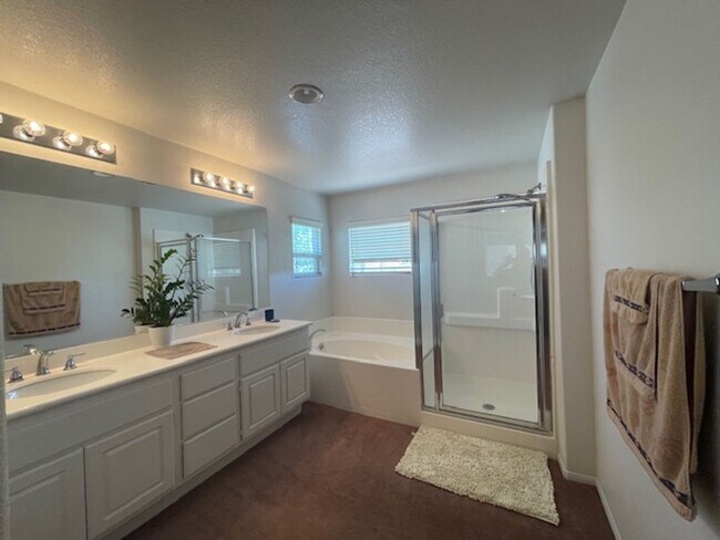 Building Photo - EASTVALE GREAT NEIGHBORHOOD- 4+2.5 EXECUTIVE HOME, QUIET NEIGHBORHOOD - AVAILABLE NOW!!! ONLY 1 G...