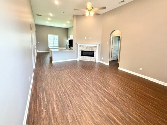 Building Photo - 60 Birkdale Dr