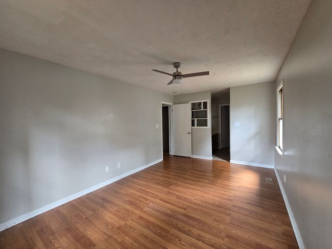 Building Photo - 824 Glen Reilly Dr