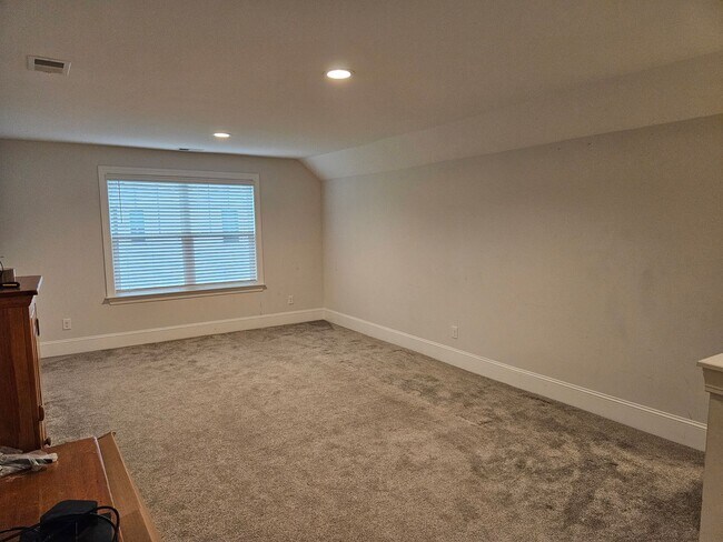 Building Photo - Beautiful 4 bedroom, 2.5 Bath unfurnished home located in Songbird Landing Community - Hampstead