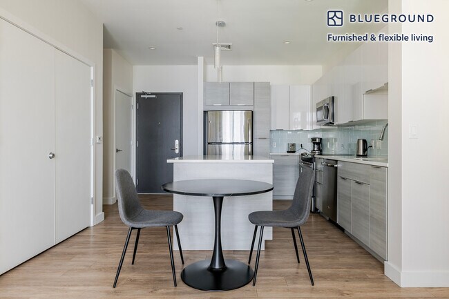 Building Photo - 449 Canal St