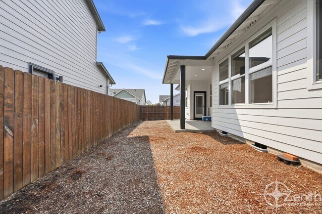 Building Photo - 2225 NE 82nd St