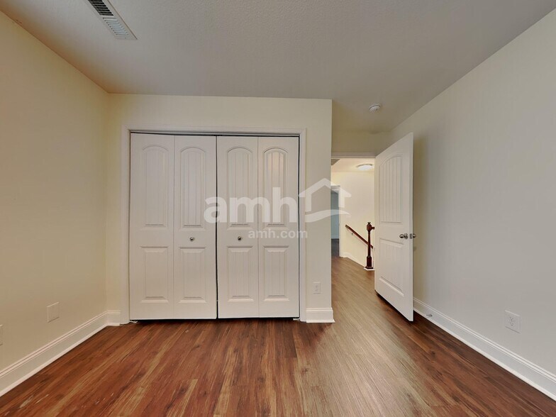 Building Photo - 1812 Mahogany Wood Trail