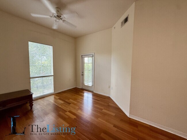 Building Photo - 402 S Armenia Ave