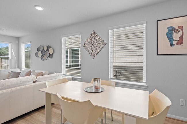 Building Photo - 18807 Glenwood Chase Ct