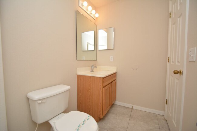 Building Photo - 47 Buttermill Dr
