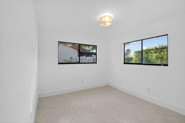 Building Photo - 29 Fawlkland Cir
