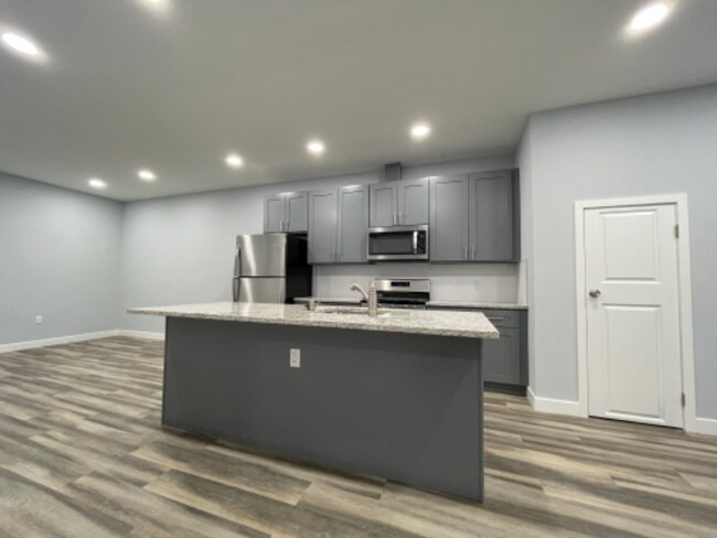 Building Photo - 7953 Burholme Ave