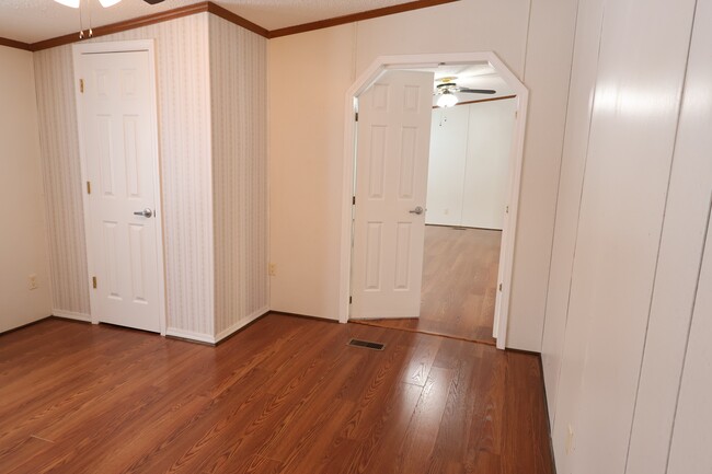 Building Photo - 922 Moss Oak Ct