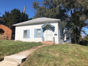 Building Photo - 2BR House Plattsmouth