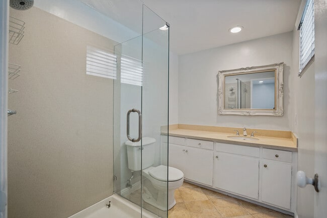 Building Photo - 7055 Avenida Leon