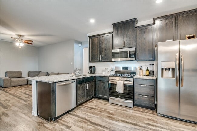 Building Photo - 2724 Pease Dr