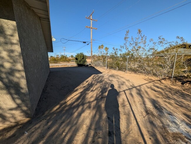 Building Photo - Perfect Family Home: 3-Bedroom, 2-Bath Gem