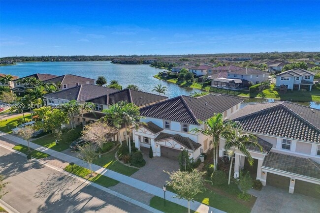 Building Photo - 8610 Lakeside Bnd