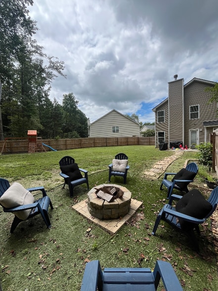 Building Photo - 215 Horseman Run