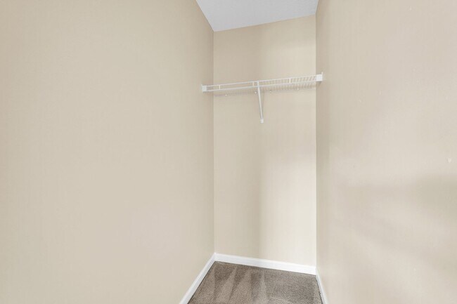 Building Photo - AVAILABLE MAY 2025 [NO PETS PREFERRED: x1 ...
