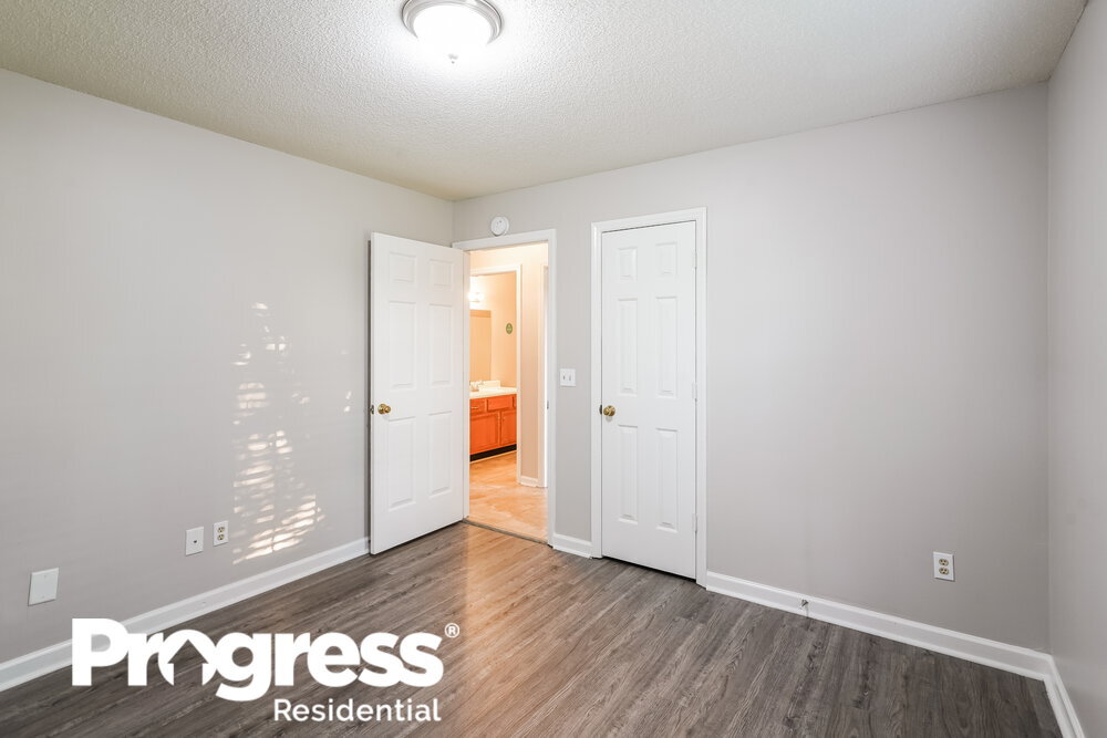 Building Photo - 206 Sierra Dr