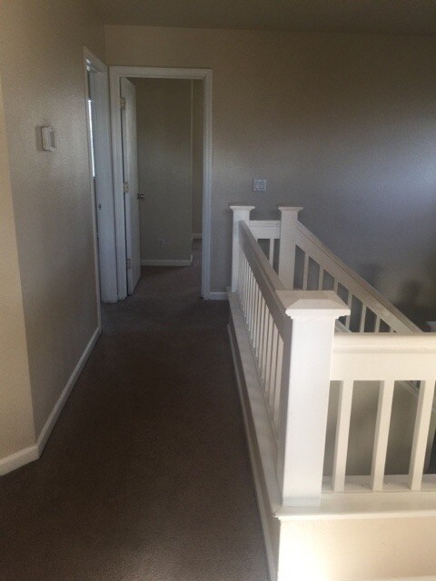 Building Photo - 2366 S Rock Creek Dr