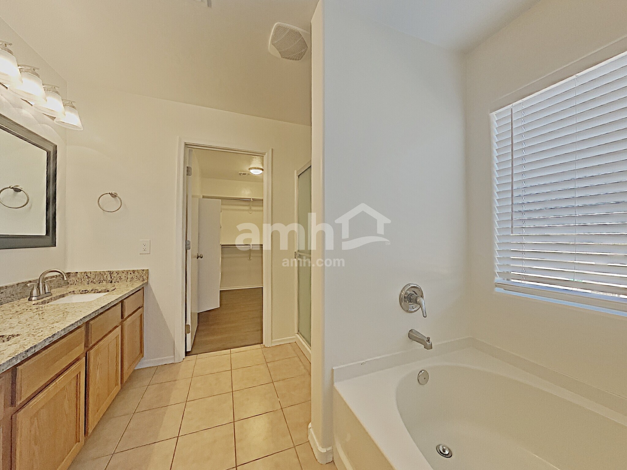 Building Photo - 11062 W Willow Field Dr
