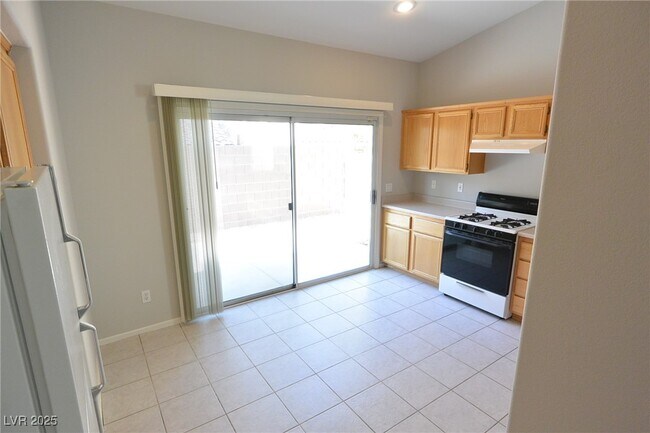 Building Photo - 10412 Sloping Hill Ave