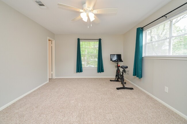 Building Photo - 2019 Briarlee Dr