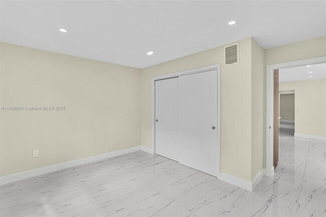 Building Photo - 1510 Coolidge St