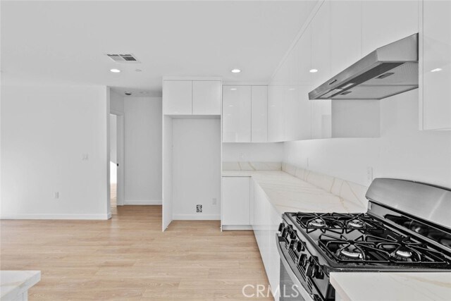 Building Photo - 6842 Cedros Ave