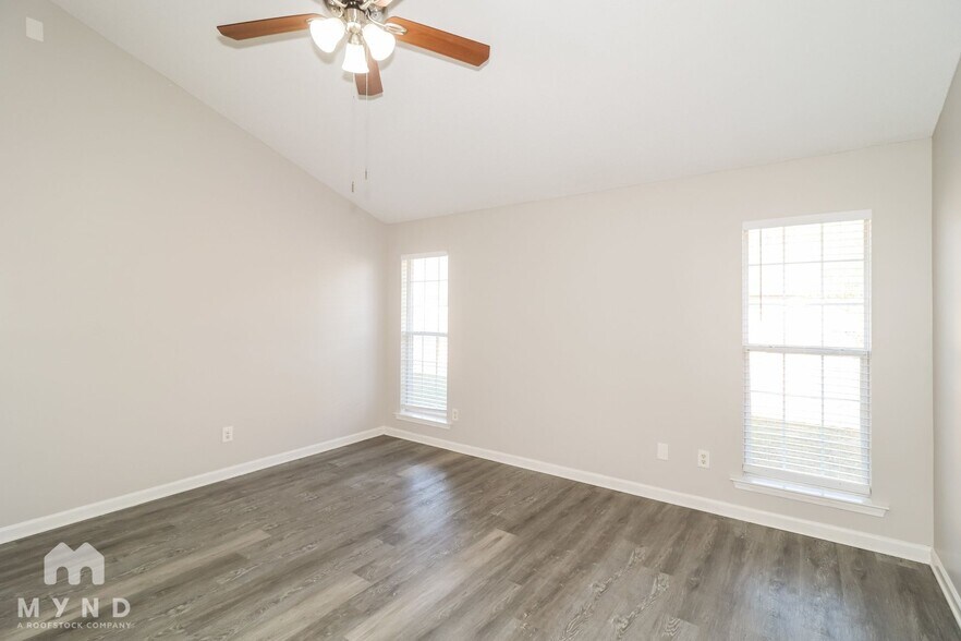 Building Photo - 2738 Old Well Cove