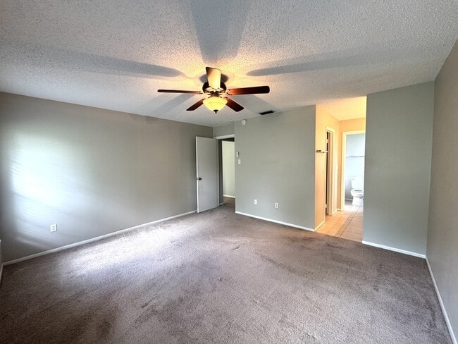 Building Photo - 5225 Wildflower Rd