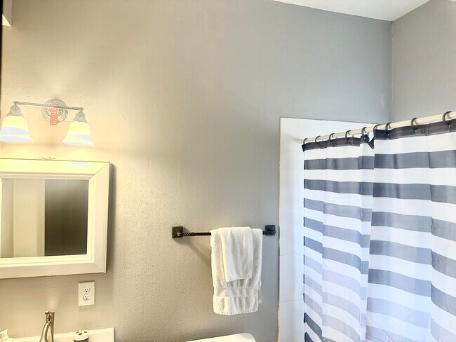 Building Photo - Corporate Housing