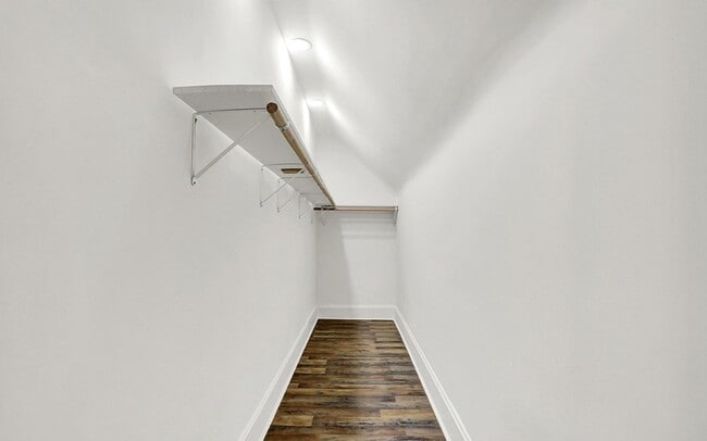 Building Photo - 3 Bed Home Accepting section 8 housing vouchers!