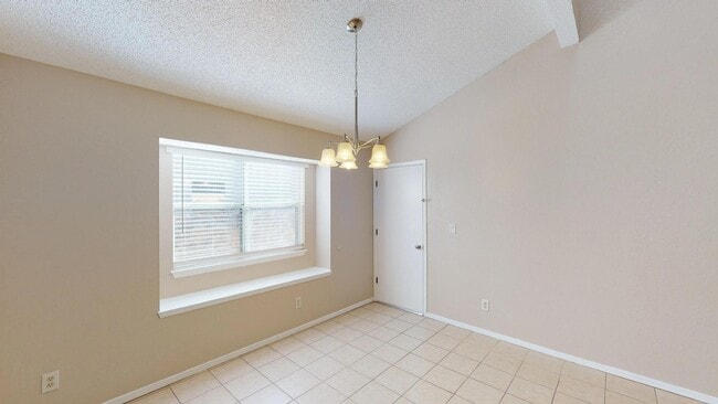 Building Photo - 1108 Coyote Ln