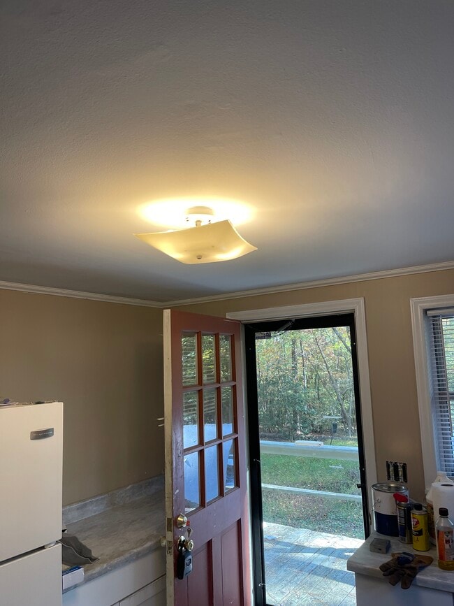 Building Photo - DICKMAN