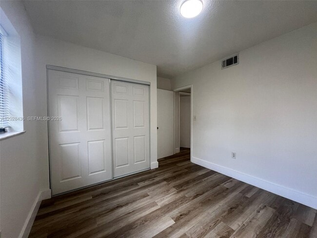 Building Photo - 5644 W 25th Ct