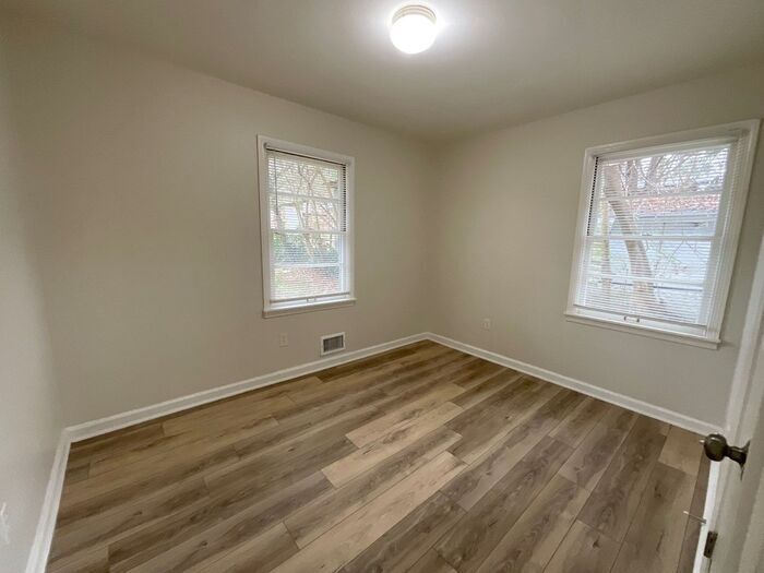 Building Photo - 3002 1st Ave SW