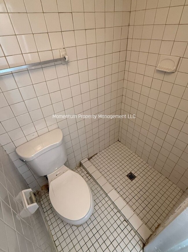 Building Photo - 1/1 Ybor Cottage- Move in Ready