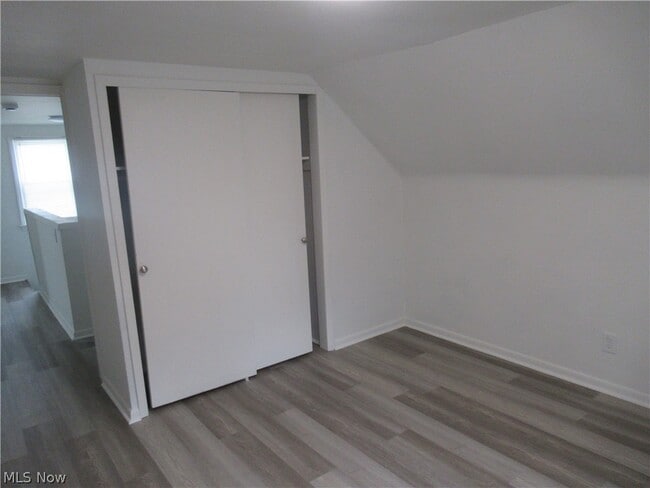 Building Photo - 86 Cowles Ave