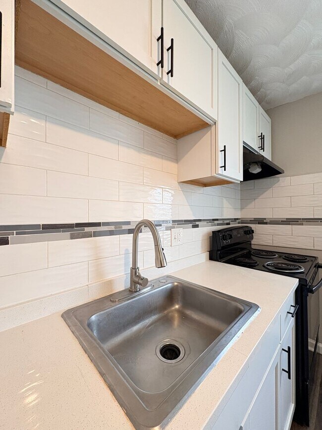 Building Photo - Experience Luxury Living at Bellagio Living I: Modern Apartments in Lawrence, Indiana