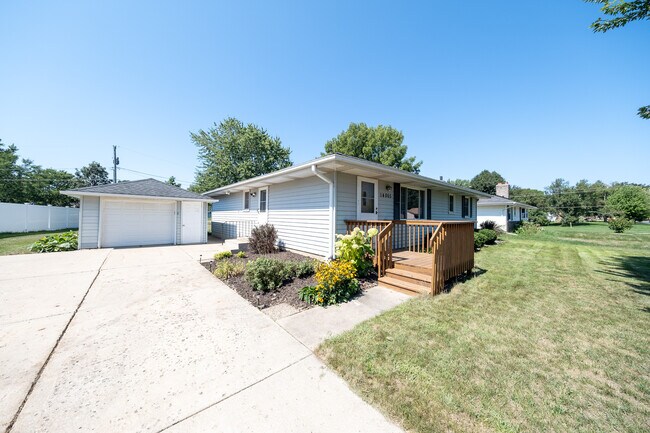 Building Photo - 14865 Damask Ave W