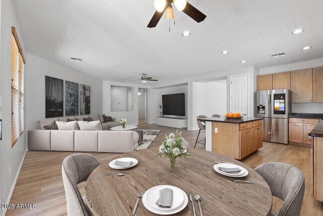 Building Photo - 18391 W Stinson Dr