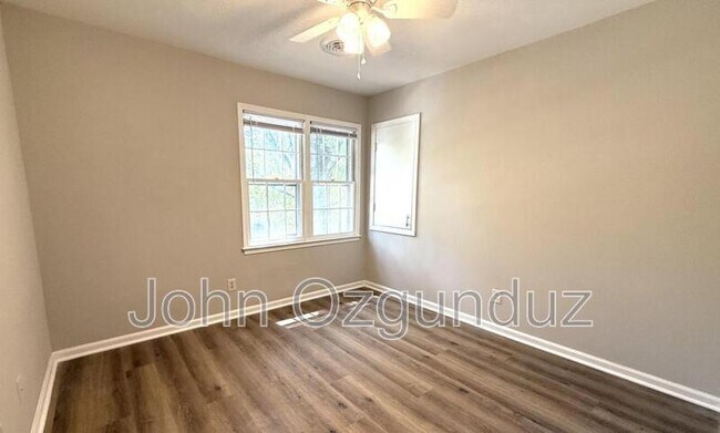 Building Photo - 3909 Westra Dr