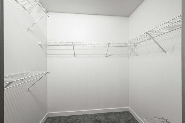 Building Photo - Awesome 1BE/1BA Condo in the Gulch w/2-res...