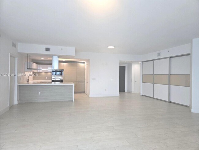 Building Photo - 17301 Biscayne Blvd