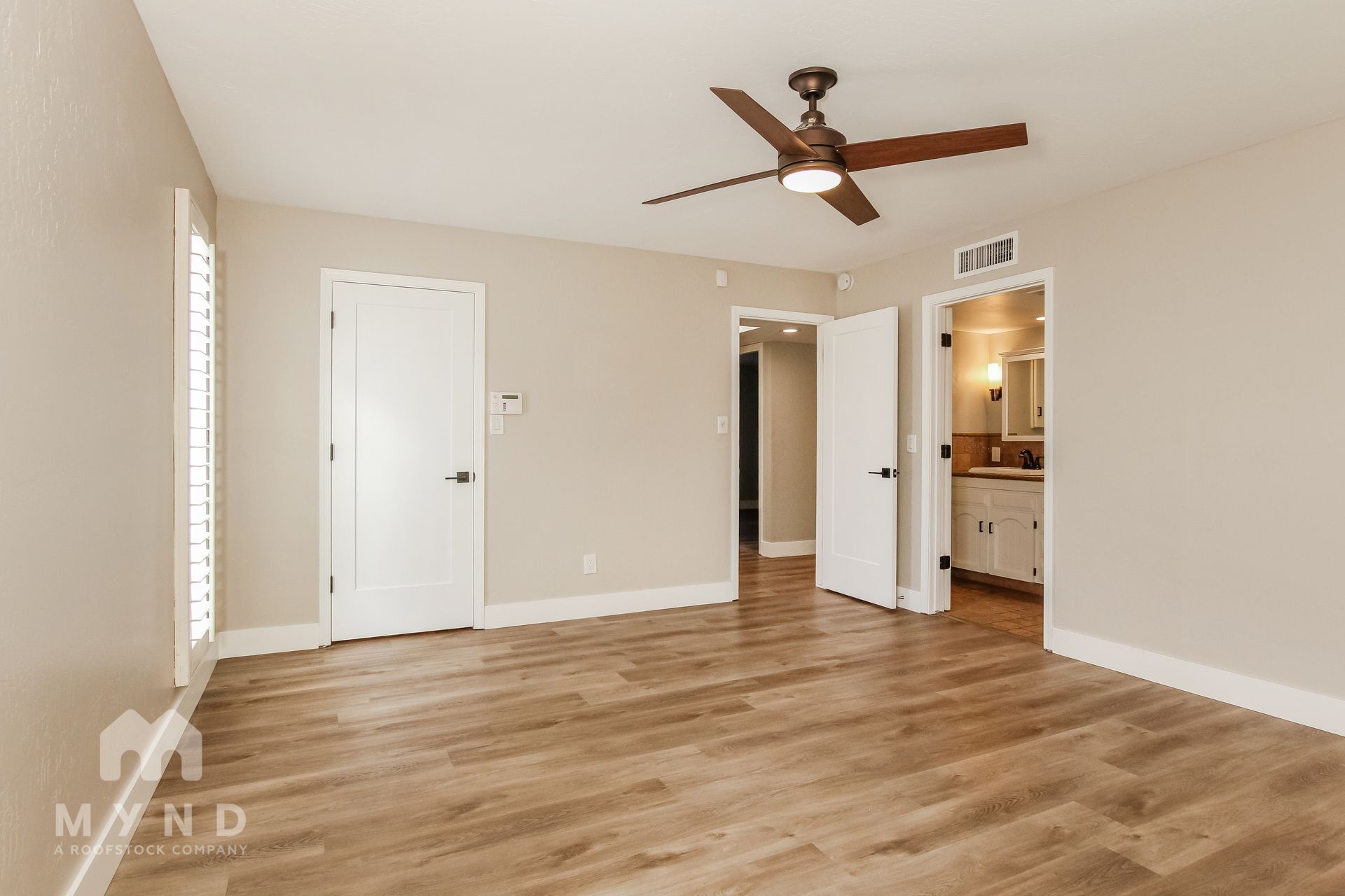 Building Photo - 7043 E Hearn Rd