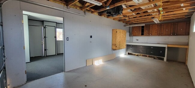 Building Photo - 720 Yarbrough St